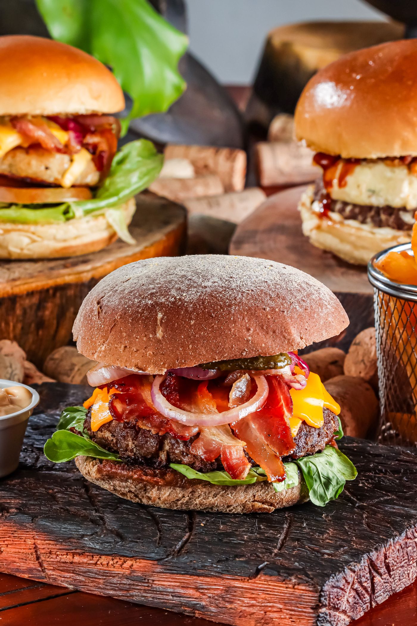 Burger généreux avec fromage fondant
