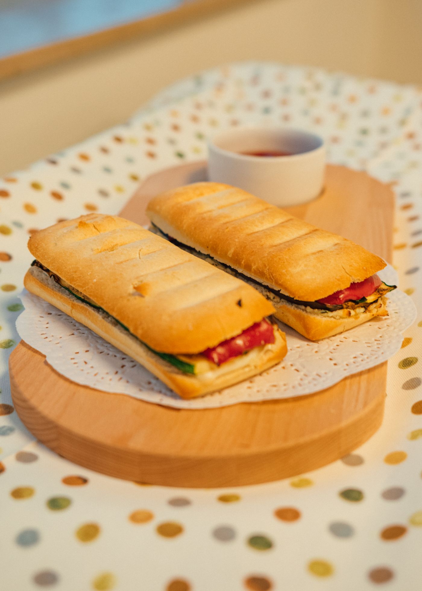 Panini grillé sur pain ciabatta